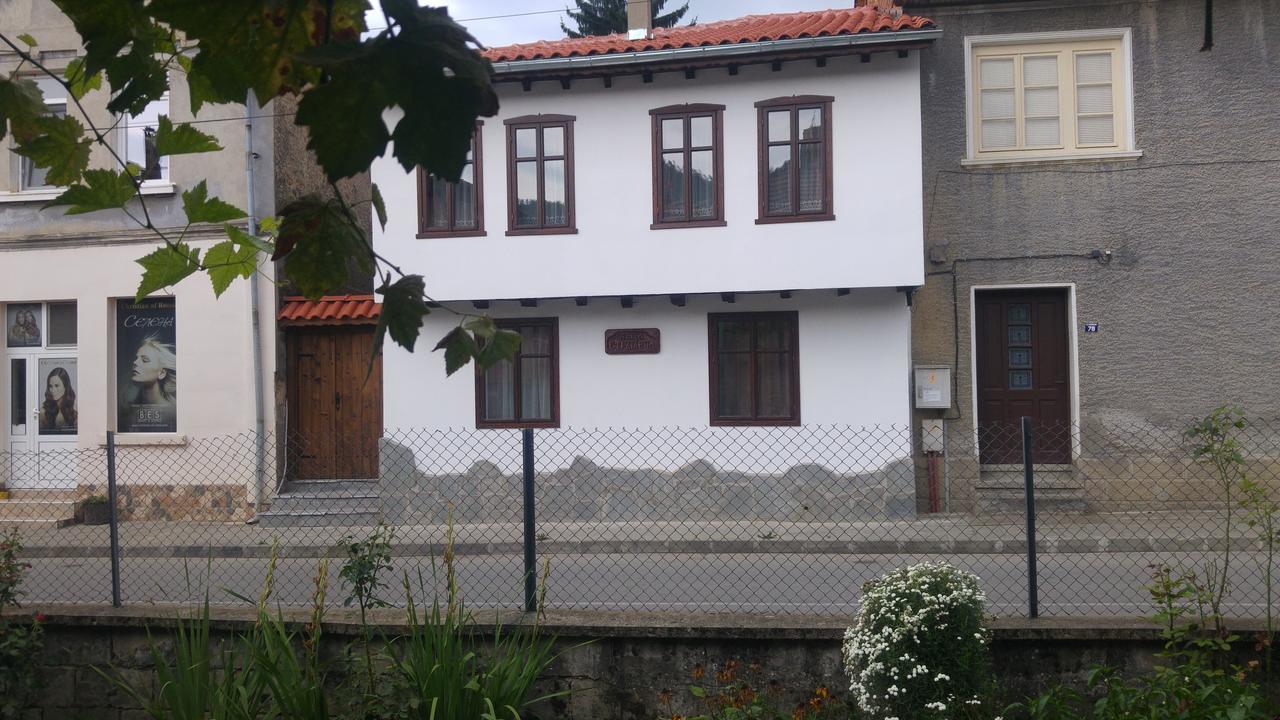 Guest House Strumena Elena Exterior photo